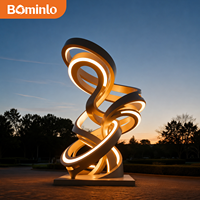 Sculpture en ruban Möbius en acier inoxydable éclairée par LED, boucle infinie perforée, art métallique moderne de grande taille pour le parc Twilight