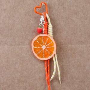 Breloques de sac à main pour femme, design créatif, pendentif en forme de tranches de citron simulées, fermoir en métal en forme de cœur, sangle tressée aux couleurs vives - Product Image 6