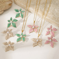 Boucles d'oreilles clous en acier inoxydable Cenda Factory, perles florales et émail, pour femmes, vente en gros
