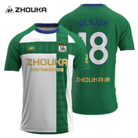 Jersey Sepak Bola Sublimasi Kustom Berkualitas Tinggi Seri Pakaian Olahraga Polyester Bernapas OEM Seragam Tim Sepak Bola Pria