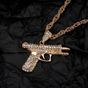 Collar de pistola de subfusil con diamantes, estilo punk y hip-hop, colgante AK creativo y personalizado, accesorios al por mayor para hombres y mujeres - Product Image 4