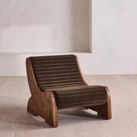 Fauteuil d'appoint inclinable haut de gamme en velours marron chocolat, design minimaliste, avec structure en bois massif et accoudoirs courbes, idéal pour salon, chambre, villa, maison