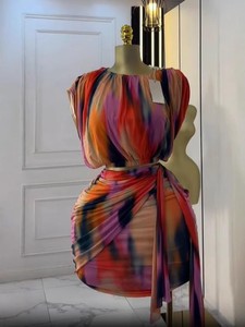 Ensemble 2 pièces haut et jupe courte pour femme, col rond, haut sans manches plissé imprimé tie-dye à nouer, haut de gamme, Sehe Fashion - Product Image 3