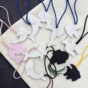 Handgemaakte 3d Walvisdolfijn Kralen Patch Appliqueert Uniek Ontwerp Met Kristallen Zak Lanyard Hangende Touw Pvc Vilt Stof Voor Hoedengebruik - Product Image 2