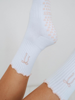 Chaussettes de Pilates personnalisées pour femmes avec grip antidérapant, broderie mignonne, chaussettes de danse et de yoga, vente en gros, faible MOQ, chaussettes en coton pour hommes