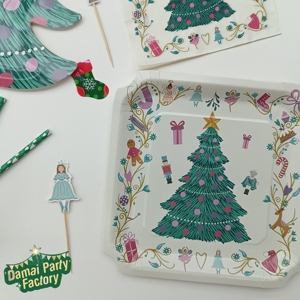 Juego de Vajilla Desechable con Forma de Árbol de Navidad DAMAI, Platos, Vasos y Servilletas de Papel con Diseño de Cascanueces Navideños para Decoración de Fiestas - Product Image 4