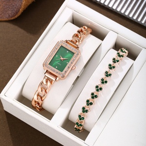 Nuevo Reloj de Pulsera para Mujer 2025, Diseño Cuadrado con Incrustaciones de Diamantes, Reloj de Cuarzo con Conjunto de Pulsera de Corazón - Product Image 5
