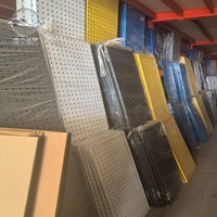 Kit de Panel Perforado de Acero Galvanizado para Montaje en Pared con Acabado en Polvo para Exhibición de Herramientas en Taller, Organizador de Pared Multifuncional con Ganchos
