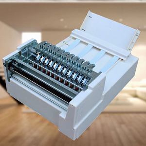Machine de découpe et de refendage automatique d'étiquettes adhésives ST-CFM A4 à grande vitesse pour autocollants - Product Image 2
