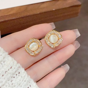 Pendientes de botón de lujo vintage franceses para mujer, de moda, con circonitas, chapados en oro de 14K, diseño circular, elegantes, de cobre, de alta gama, regalo para fiesta - Product Image 5
