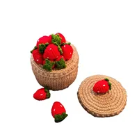 ألعاب كرشيه على شكل فراولة للأطفال من اميجورومي للبيع بالجملة من المصنع دلو تخزين فراولة من الكروشيه للأطفال