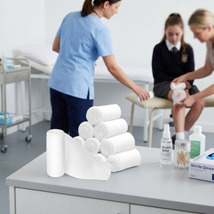 Bandage en gaze de coton et crêpe pour clinique, bandage hautement élastique pour pansement de traumatismes mineurs en ambulatoire, spécification clinique personnalisée - Product Image 1