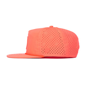 Gorra TCAP China personalizada de tela transpirable con parche de goma, perfil bajo, 5 paneles, visera plana, sin estructura y con cuerda. - Product Image 2