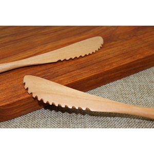 Couteau à pain en bois pour basilic 18x2cm, lame dentelée, couverts de cuisine écologiques - Product Image 4