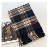 Fabricant d'écharpes à carreaux personnalisées avec logo OEM, écharpes en pashmina douces et chaudes pour l'hiver, écharpes à franges personnalisées en gros pour femmes