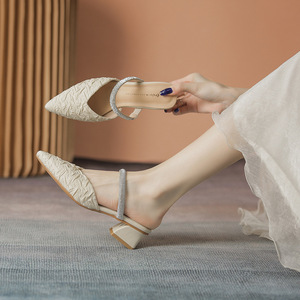 Nouvelles sandales et mules à talon épais pour femme, ornées de strass, à <span class=keywords><strong>bout</strong></span> <span class=keywords><strong>pointu</strong></span> et talon moyen, idéales pour l'été - Product Image 1
