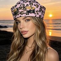Sombrero de Marinero Rosa con Estampado de Leopardo al por Mayor, Gorras y Sombreros con Doble Hebilla Metálica y Logotipo Personalizado, Estilo Y2K Punk para Fiestas de Halloween
