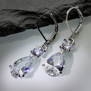 Eleganti Orecchini Pendenti a Goccia con Zirconi per Donne, Colore Argento, Gioielli per Orecchie Scintillanti e alla Moda - Product Image 3