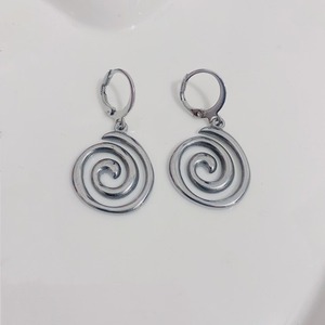 Pendientes de aleación con forma de corazón, con lazo y cristal rojo, estilo moderno para ir al trabajo, joyería de moda de Europa y América - Product Image 5
