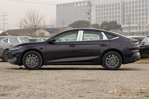 BYD Qin L DM-i 2025 Coche eléctrico de nueva energía sedán híbrido enchufable de largo alcance con 80km y 120km de alcance Coche BYD Yuan EV - Product Image 3