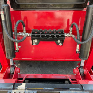 รถตักขนาดเล็กพร้อมแปรงหัวลากถัง - Product Image 2