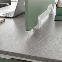 Poste de travail linéaire moderne avec structure métallique en A, durable, écologique, avec rangement latéral, plateau en panneau E1, bureau triple pour employés
