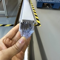 Rail de montage en surface en alliage d'aluminium moderne triphasé à 6 fils pour supermarchés et bureaux