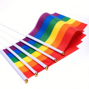 Bandera de Mano Arcoíris 14x21cm LGBTQ de Poliéster con Serigrafía, Duradera, Ecológica, Colores Vibrantes, Patrones Personalizables - Product Image 1
