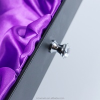 Boîte cadeau rigide élégante personnalisée à tiroir coulissant carré avec poignée en satin violet et emballage de rangement pour bijoux laminé en gros