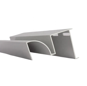 Perfil de plástico de PVC extruido Uso para construcción de puertas y ventanas Perfil de extrusión de PVC extruido útil Canal de marco de plástico - Product Image 1
