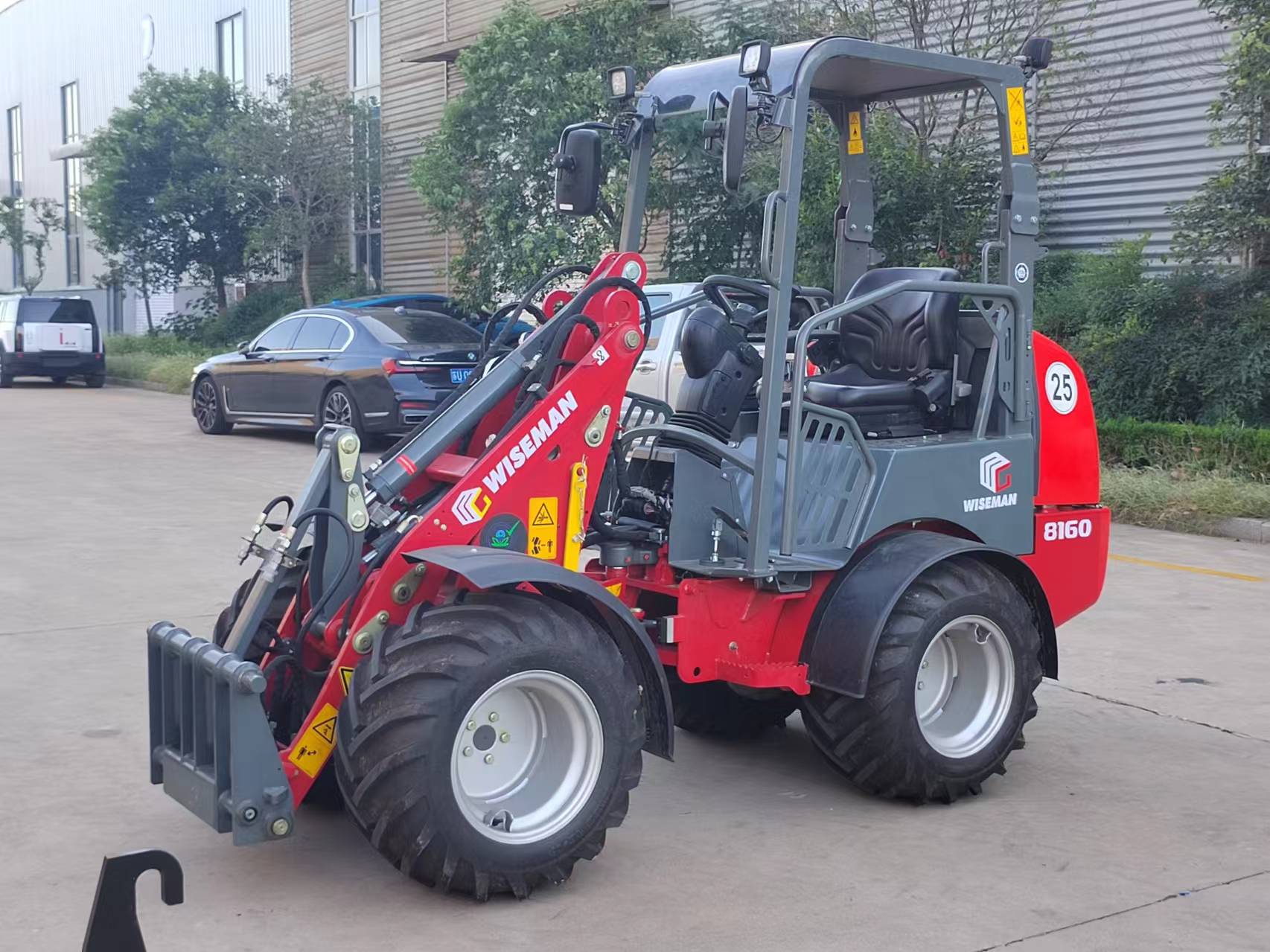 Wiseman 0.8 Ton Mini Wheel Loader - High Efficiency & Durability