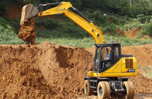 Pelle sur pneus haute performance W915E de 15 tonnes, mobilité supérieure sur routes pavées sans endommager les chaussées - Product Image 2