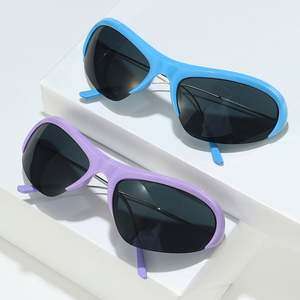 Lunettes de soleil Y2K œil de chat demi-cerclées en alliage UV400 pour hommes et femmes, style rétro cool, avec logo personnalisé, pour la conduite et le sport - Product Image 4