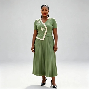 <span class=keywords><strong>Abito</strong></span> da donna casual lungo alla caviglia con ricamo a foglie, peplum e design asimmetrico avvolgente, stile Miyake plissettato - Disponibile all'ingrosso - Product Image 2