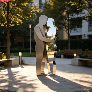 YOUFINE Escultura <span class=keywords><strong>de</strong></span> Pareja Abrazándose en Acero Inoxidable 304/316 con Acabado Espejo, Arte Moderno para Plaza - Product Image 1