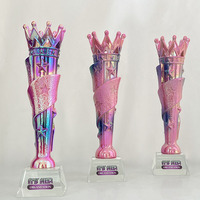 Ensemble de 3 trophées de luxe en résine rose électroplaqué, couleur dégradée, pour recompenses de reine de concours de beauté, avec base noire transparente