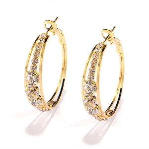 Orecchini a Cerchio Dorati con Cristalli e Strass, Placcati in Oro 22k, Gioielli Classici da Donna per Uso Quotidiano - Product Image 1