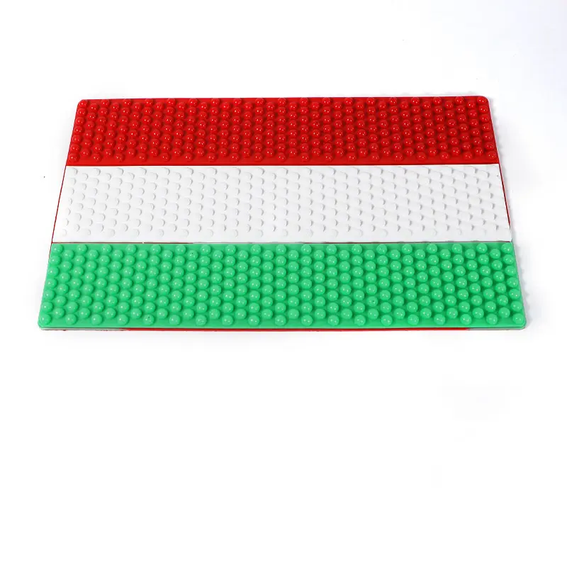 Hannuo recommande la nouvelle conception de drapeau italien tapis antidérapant antidérapant stockage collant tableau de bord automatique téléphone tapis en résine avec pas cher