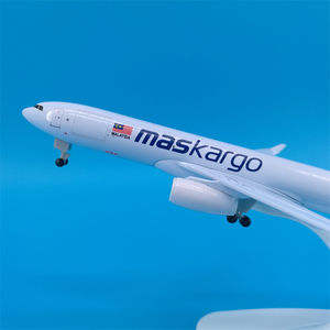Haute simulation 1/300 échelle malaisie Maskargo modèle d'avion personnalisable livraison OEM pour les entreprises de <span class=keywords><strong>logistique</strong></span> de fret - Product Image 2