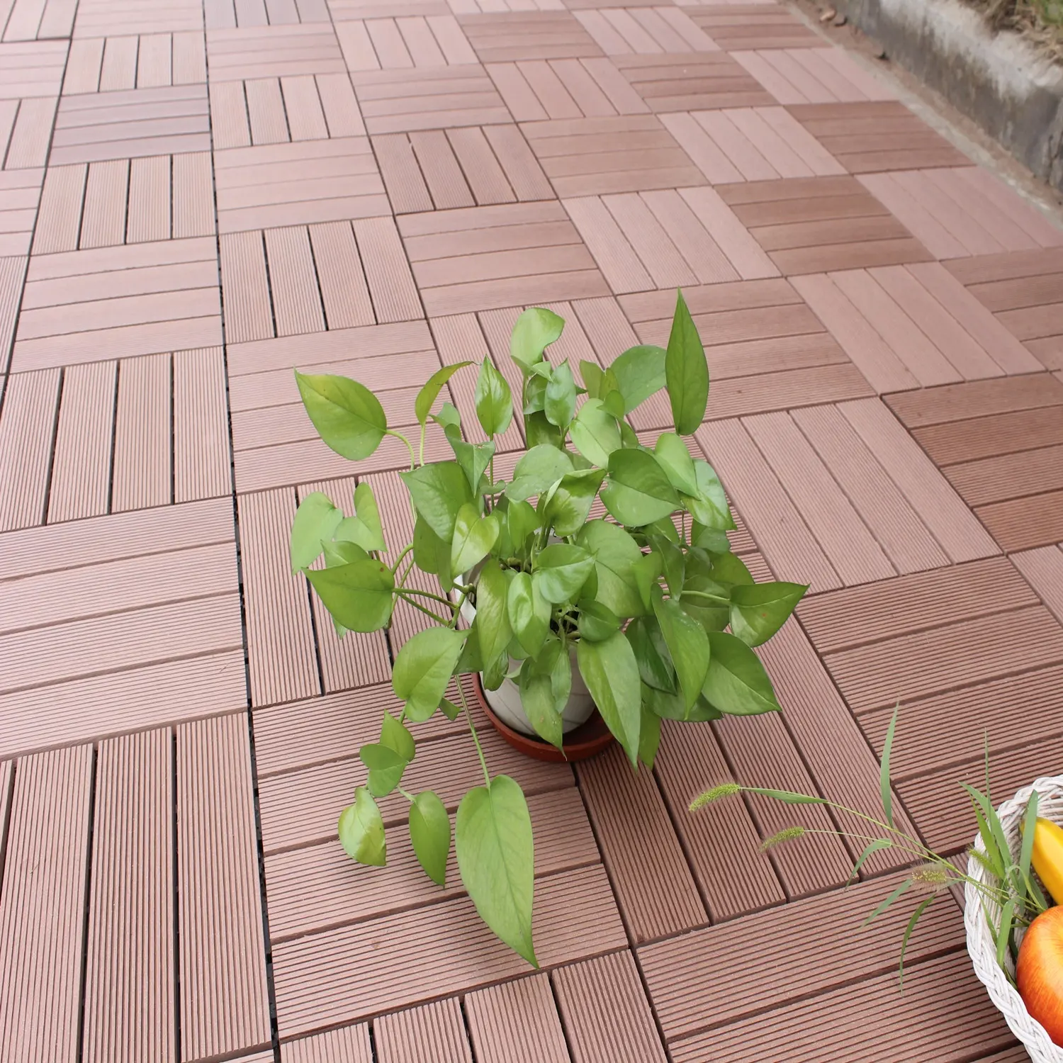 Cheap Wood Plastic Garden Path Floor Tiles Composite Path Interlocking Decking Tiles