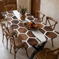 Table à manger de luxe en bois de noyer et résine époxy, faite à la main, personnalisée, avec motif nid d'abeille hexagonal massif, pour maison, villa et salle à manger