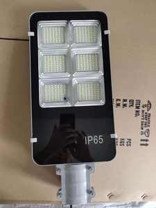 Iluminación de aluminio con energía solar Ip66 Impermeable al aire libre 50W 100W 200W 300W LED Farola solar - Product Image 6