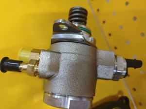 Pompe à carburant OEM Aftermarket Pompe de distribution de carburant haute performance à injection directe 06E127025AC pour <span class=keywords><strong>Audi</strong></span> - Product Image 2