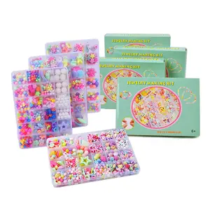 Nuovi giocattoli fai da te creativi per bambini con perline Pop per bambini indossano perline Kit di perline colorate in scatola fatte a mano con accessori