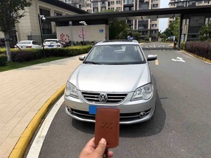 Volkswagen <span class=keywords><strong>Bora</strong></span> 1.6 Luxe Automatique 2012, Berline d'occasion, Conforme aux normes chinoises IV, Essence, État Premium, Résistante à l'usure, Durable - Product Image 2