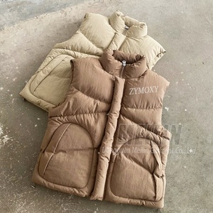 Vestes matelassées courtes sans manches en duvet OEM, design personnalisé, légères, rembourrées, zippées - Product Image 2