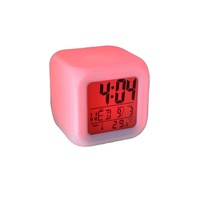 Horloge de bureau LED en forme de cube, fonctionnant sur piles, en matériau ABS