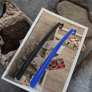 16.5インチロングハンドルシューホーン高齢者男性女性子供子供用耐久性ステンレス鋼とプラスチック材料 - Product Image 6