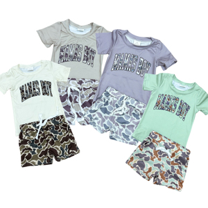 Vente en gros de vêtements d'été prêt-à-expédier pour enfants garçons polo de camouflage décontracté avec short et poche pour la saison de chasse - Product Image 1