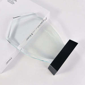Trophée de cristal personnalisé personnalisé fait <span class=keywords><strong>à</strong></span> <span class=keywords><strong>la</strong></span> main cristal transparent personnalisé gravé au laser 3D trophée plaque de cristal - Product Image 2
